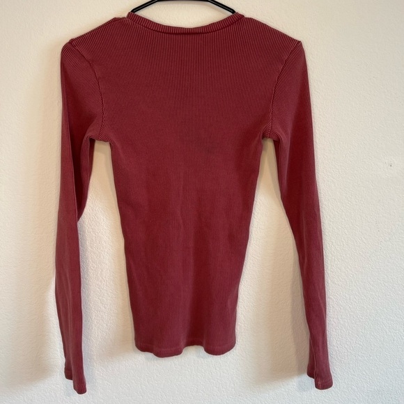 Gap Women’s Pink Ribbed Long Sleeve Top Size Medium - Picture 2 of 7
